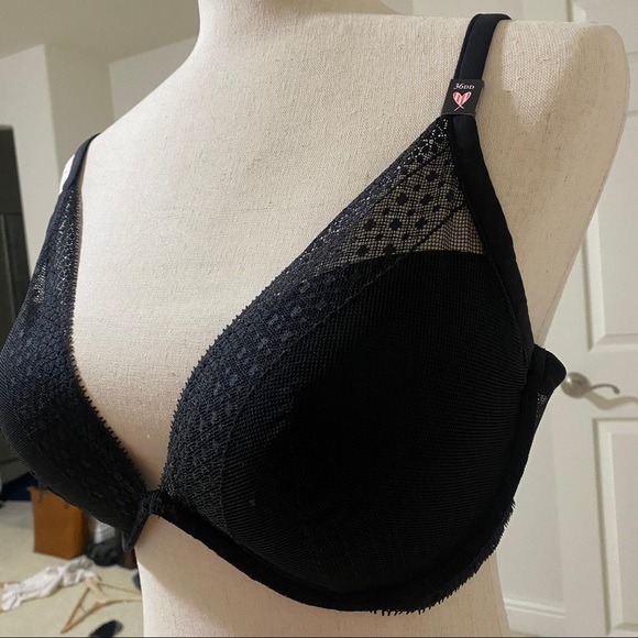 Victoria’s Secret Lightly Lace Plunge Black Bra - Picture 2 of 8